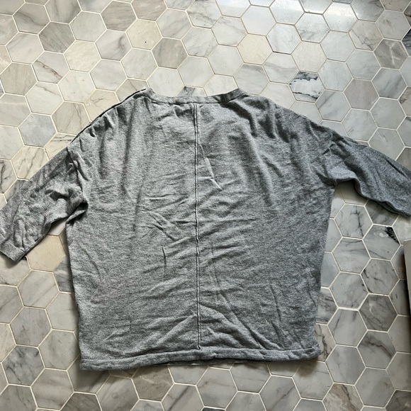 Seraphine maternity and nursing sweater - Picture 2 of 3